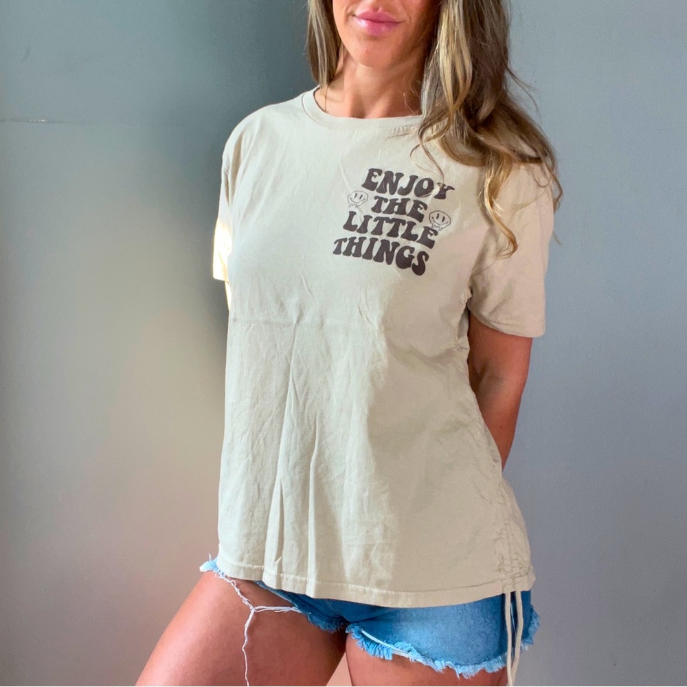 On Fire Enjoy the Little Things Smiley Face Tee Shirt - Picture 2 of 7